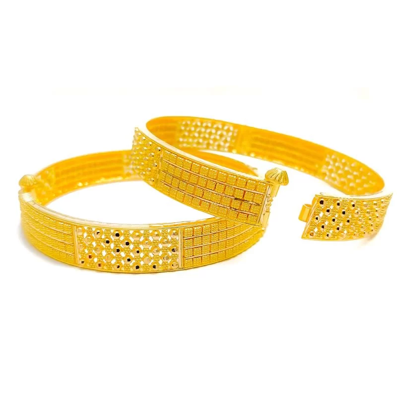 Radiant alternating bangle set