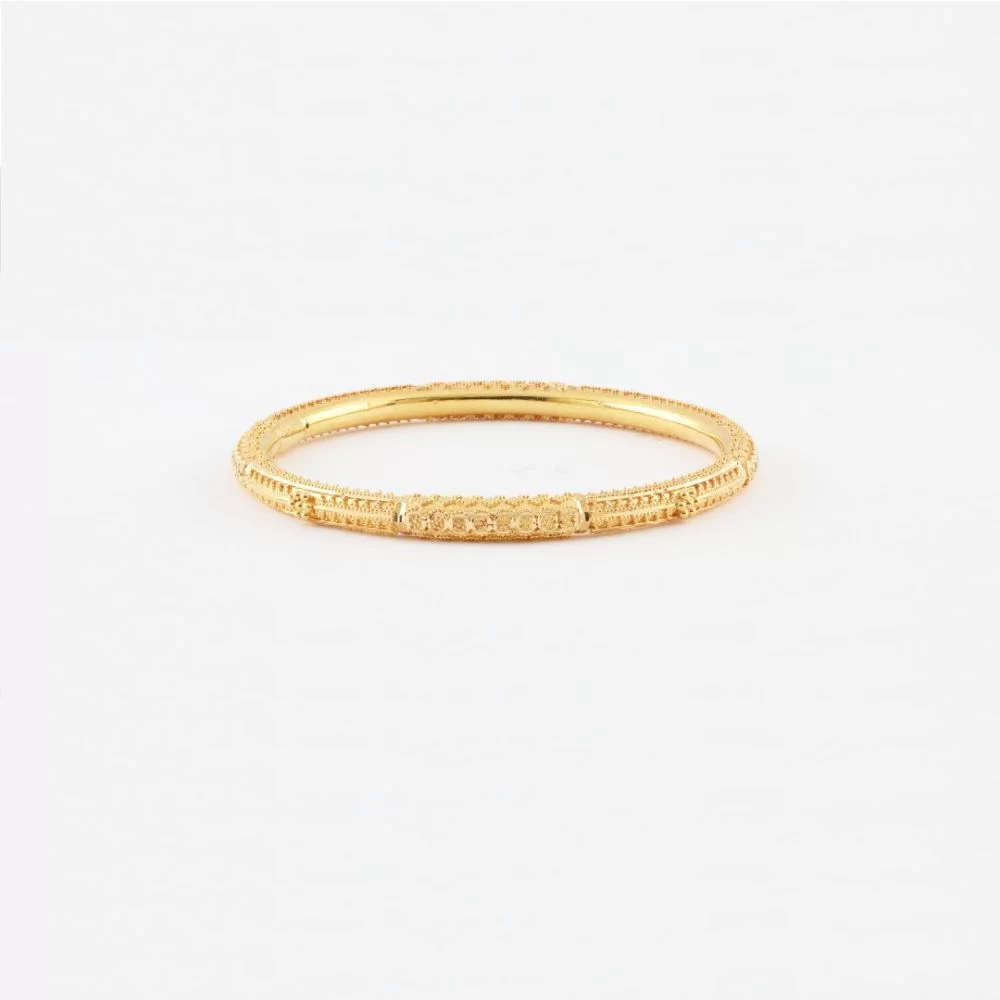 Sleak and light bangles set
