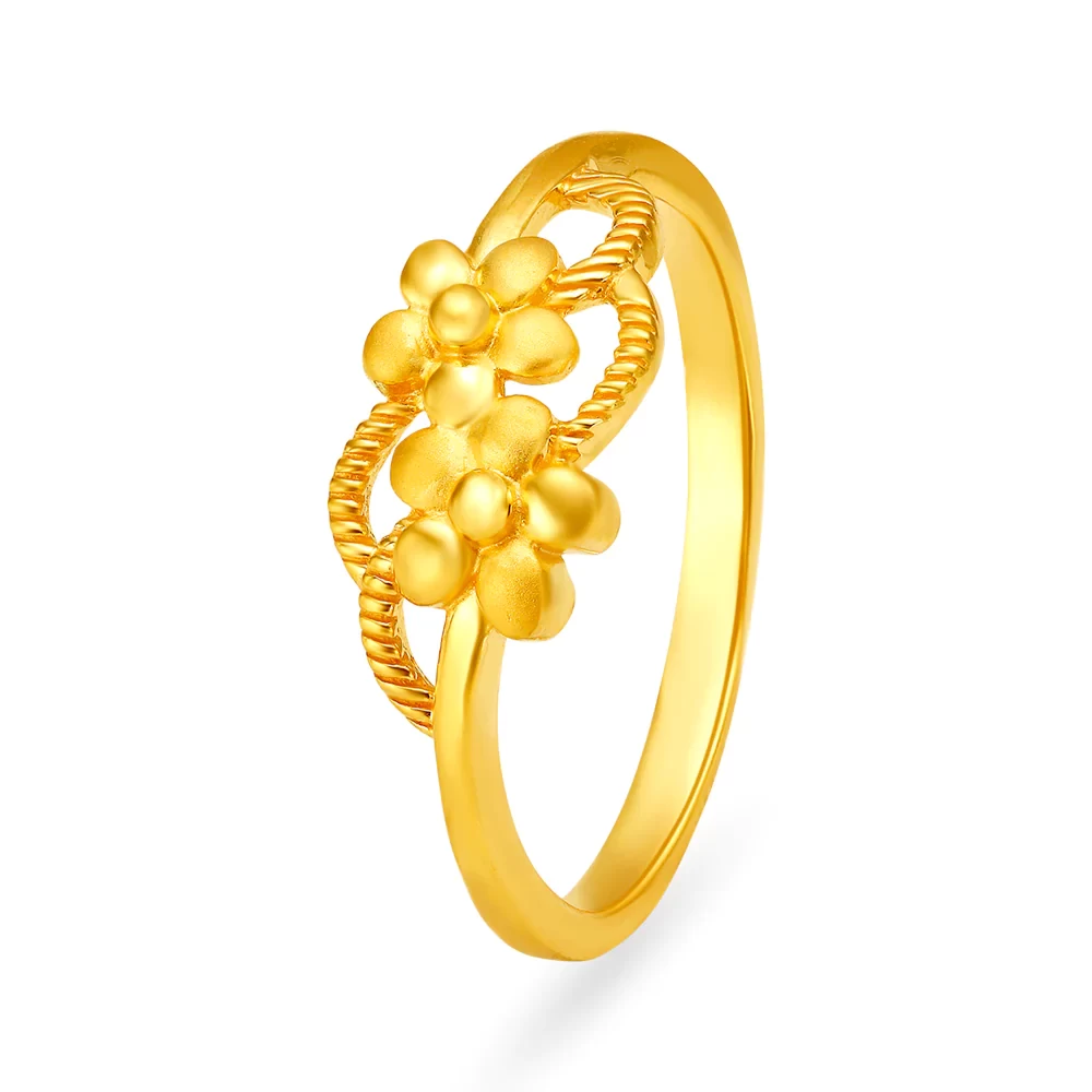 Enrapturing Floral Finger Ring