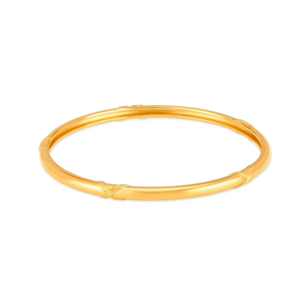 Sleek Gold Bangle