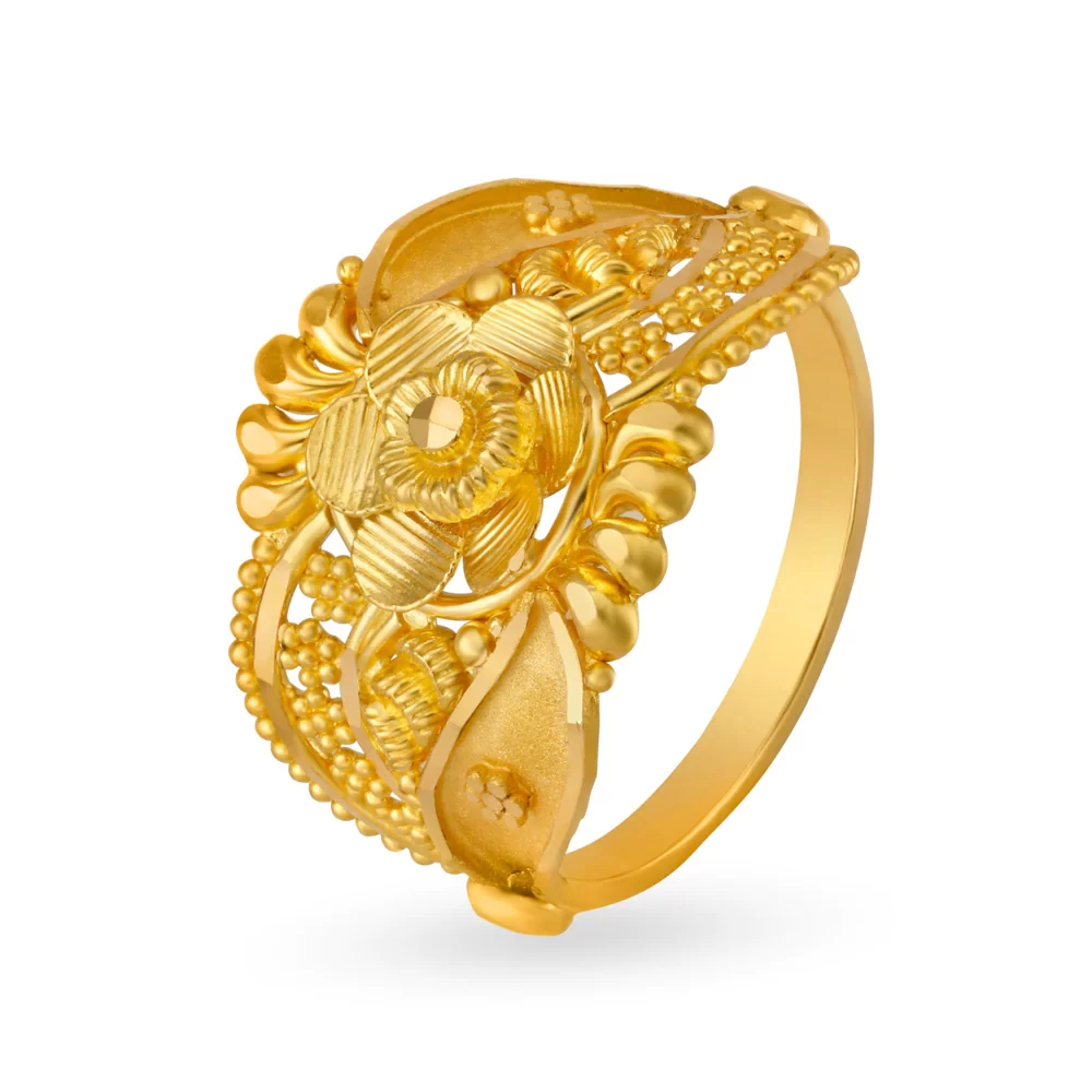 Quintessential Floral Pattern Gold Finger Ring