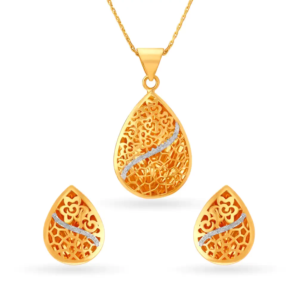 Remarkable Gold Pendant And Earrings Set
