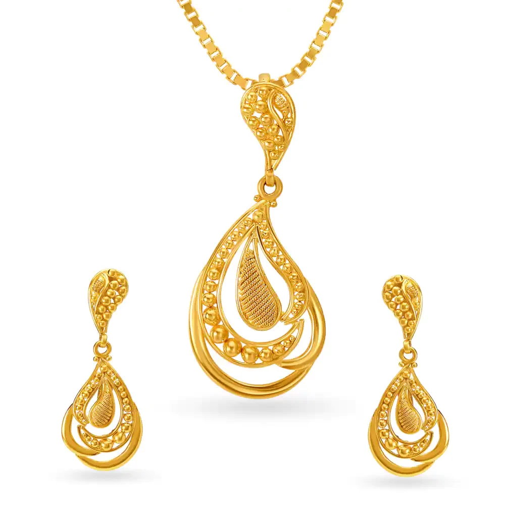 Traditional Paisley Gold Pendant And Earrings Set
