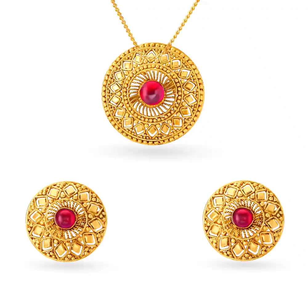Magnificent Rustic Pendant And Earrings Set