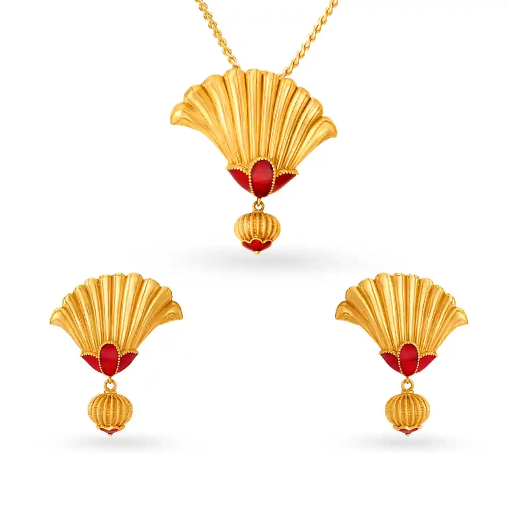Glorious Floral Pendant And Earrings Set