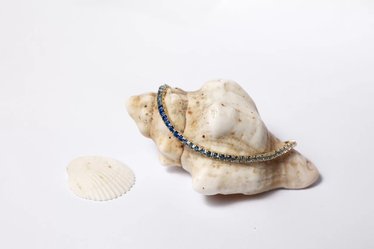 CLASSY BLUE BRACLET IN SILVER FOR HIM