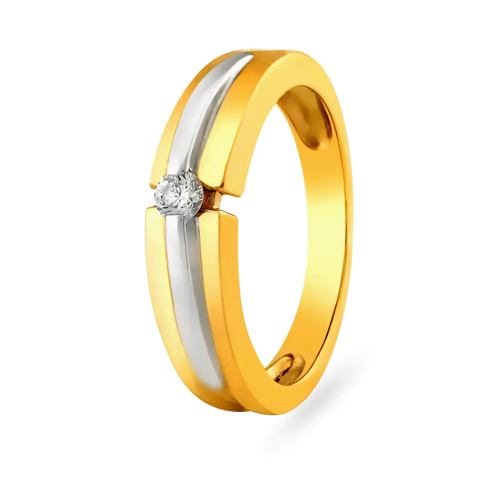 Sleek Line Pattern Diamond Ring