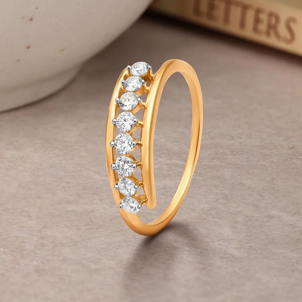 Enchanting Diamond Trail Finger Ring