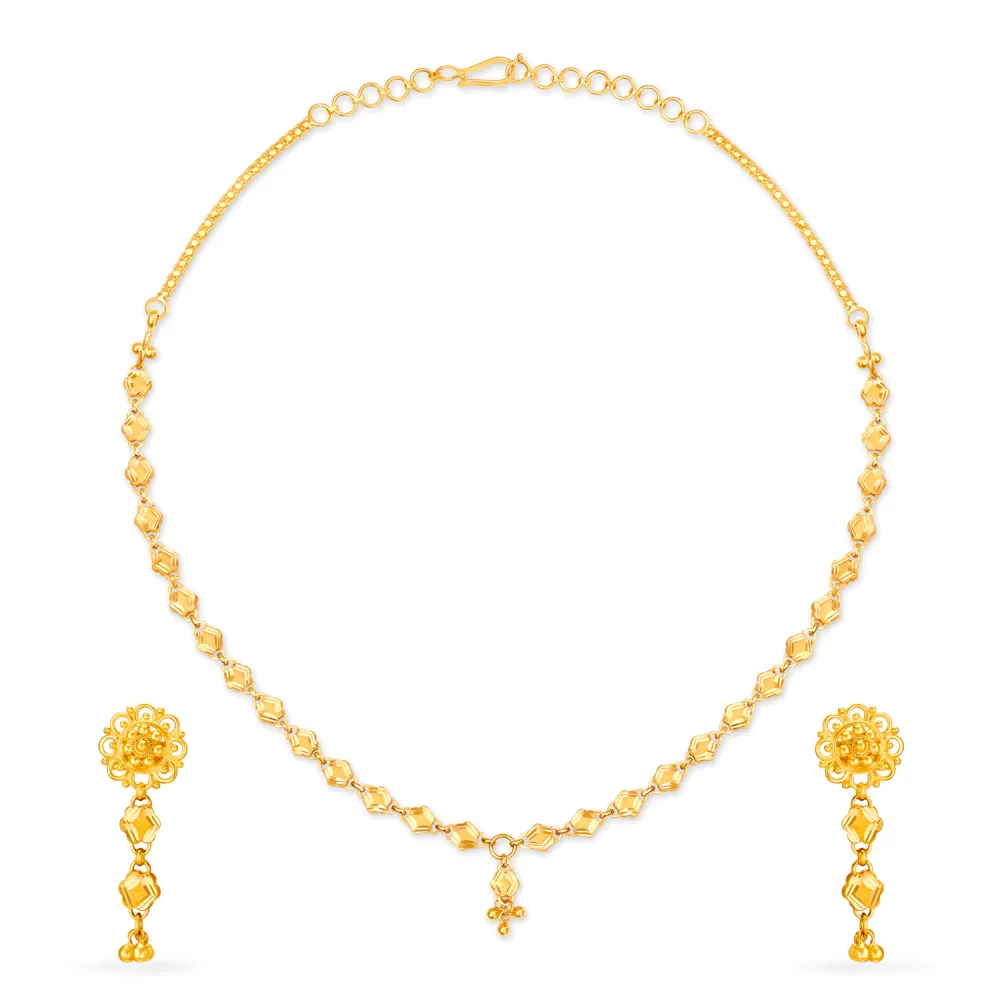 Distinctive Yellow Gold Etched Necklace And Earrings Set