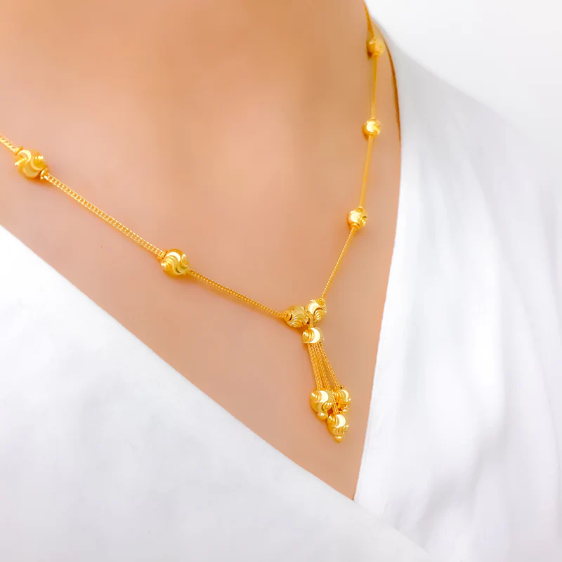 Sleek Tassel Necklace with a Dangled Design